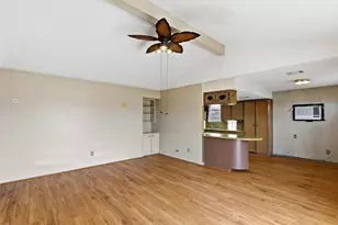 21205 Evans Ln, Washington, TX 77880 - Photo 10