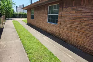 11319 Walk Dr, Houston, TX 77076 - Photo 18