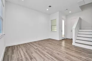 9027 Laverne Oak Ln, Houston, TX 77080 - Photo 8