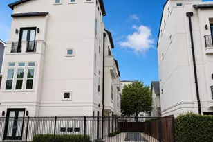 2212 Stuart St, Houston, TX 77004 - Photo 2