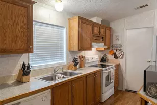 944 Whispering Pine Ln, Lufkin, TX 75901 - Photo 8