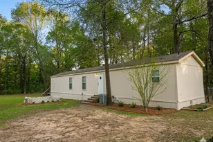 944 Whispering Pine Ln, Lufkin, TX 75901 - Photo 2