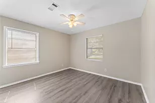 2910 Somerset Ave, Texas City, TX 77590 - Photo 6