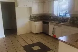 4251 Stardust Ln, Fort Worth, TX 76119 - Photo 6