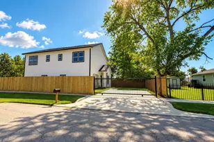 7989 Sunbury St, Houston, TX 77028 - Photo 2