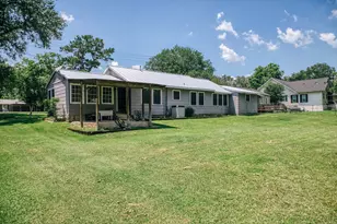 601 S Masonic St, Bellville, TX 77418 - Photo 24