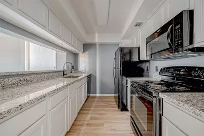 2830 S Bartell Drive #311, Houston, TX 77054 - Photo 4