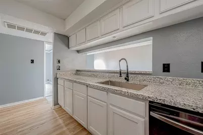 2830 S Bartell Drive #311, Houston, TX 77054 - Photo 6