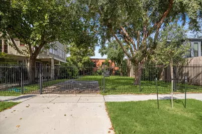 221 Emerson Street, Houston, TX 77006 - Photo 4