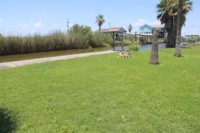 1051 Van Sant, Gilchrist, TX 77617 - Photo 20