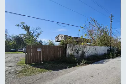 7826 Attwater Street, Houston, TX 77028 - Photo 2