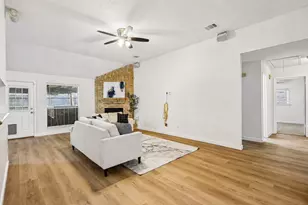 3222 Kempwood Dr, Sugar Land, TX 77479 - Photo 6