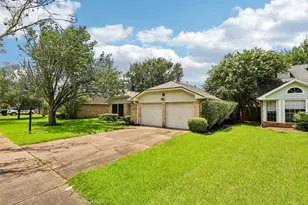 3222 Kempwood Dr, Sugar Land, TX 77479 - Photo 2