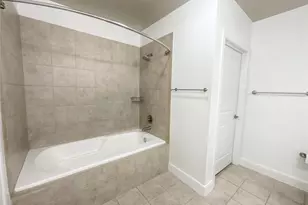 300 St Joseph Pkwy, Houston, TX 77002 - Photo 18