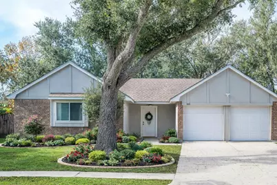 303 Knoll Forest Drive, League City, TX 77573 - Photo 2