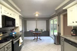 16427 Dunmoor Dr, Houston, TX 77059 - Photo 12