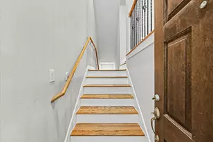 584 Bomar St, Houston, TX 77006 - Photo 2