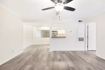 18519 Egret Bay Boulevard #1517, Webster, TX 77058 - Photo 6