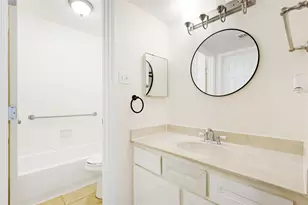 18519 Egret Bay Blvd, Webster, TX 77058 - Photo 16