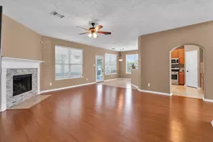 105 Kevin Ct, La Porte, TX 77571 - Photo 8