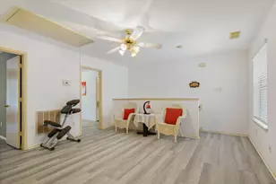 8052 Golf Green Cir, Houston, TX 77036 - Photo 18
