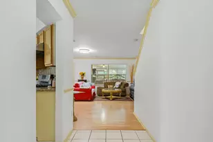 8052 Golf Green Cir, Houston, TX 77036 - Photo 4