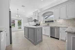 10310 Chevy Chase Dr, Houston, TX 77042 - Photo 10