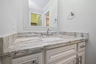 10310 Chevy Chase Dr, Houston, TX 77042 - Photo 36