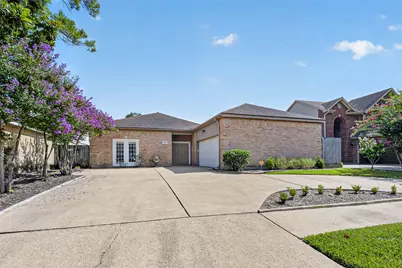 10310 Chevy Chase Drive, Houston, TX 77042 - Photo 2
