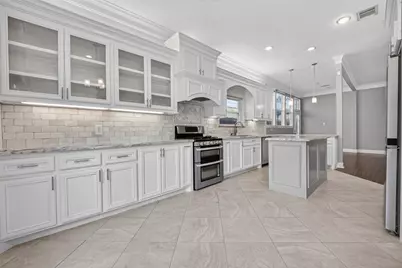10310 Chevy Chase Drive, Houston, TX 77042 - Photo 14
