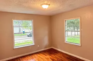 507 N Houston St, Webster, TX 77598 - Photo 6