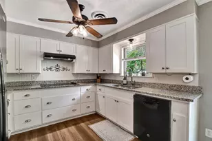 202 W Limit St, Madisonville, TX 77864 - Photo 18
