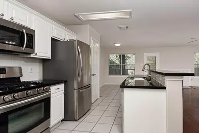 15 Marble Rock Place, The Woodlands, TX 77382 - Photo 8