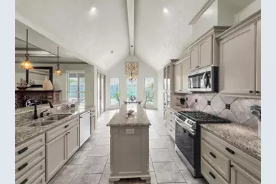 311 Winding Brook Drive, Lumberton, TX 77657 - Photo 8