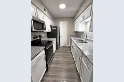 9700 Leawood Boulevard #7/16, Houston, TX 77099 - Photo 2