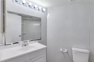 10811 Richmond Ave, Houston, TX 77042 - Photo 10