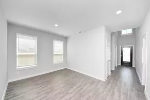 8406 Snowy Owl Ln, Houston, TX 77049 - Photo 10