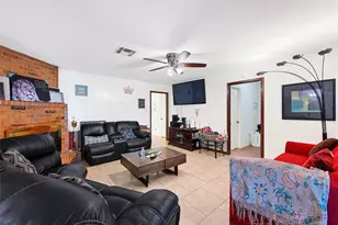 954 W Bertrand St, Houston, TX 77088 - Photo 10