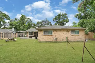 954 W Bertrand St, Houston, TX 77088 - Photo 26
