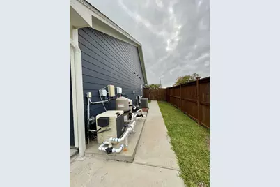 218 N Avenue A, Freeport, TX 77541 - Photo 46