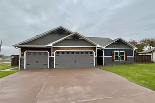 218 N Avenue A, Freeport, TX 77541 - Photo 2