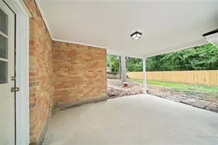 135 Towering Pines Dr, The Woodlands, TX 77381 - Photo 32
