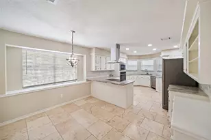 135 Towering Pines Dr, The Woodlands, TX 77381 - Photo 10