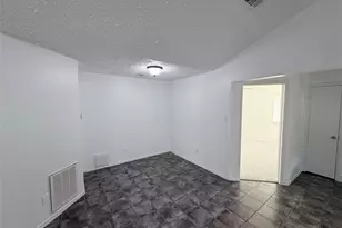 9231 Waving Fields Dr, Houston, TX 77064 - Photo 4