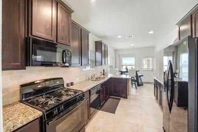 9815 Shimmering Lakes Drive, Rosharon, TX 77583 - Photo 12