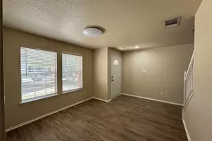 619 Mathis Mdw, San Antonio, TX 78251 - Photo 2