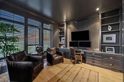 1000 Uptown Park Boulevard #101, Houston, TX 77056 - Photo 16