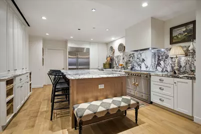 1000 Uptown Park Boulevard #101, Houston, TX 77056 - Photo 4