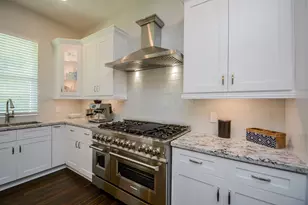 212 Osage Dr, Conroe, TX 77316 - Photo 8