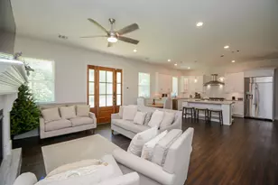 212 Osage Dr, Conroe, TX 77316 - Photo 2